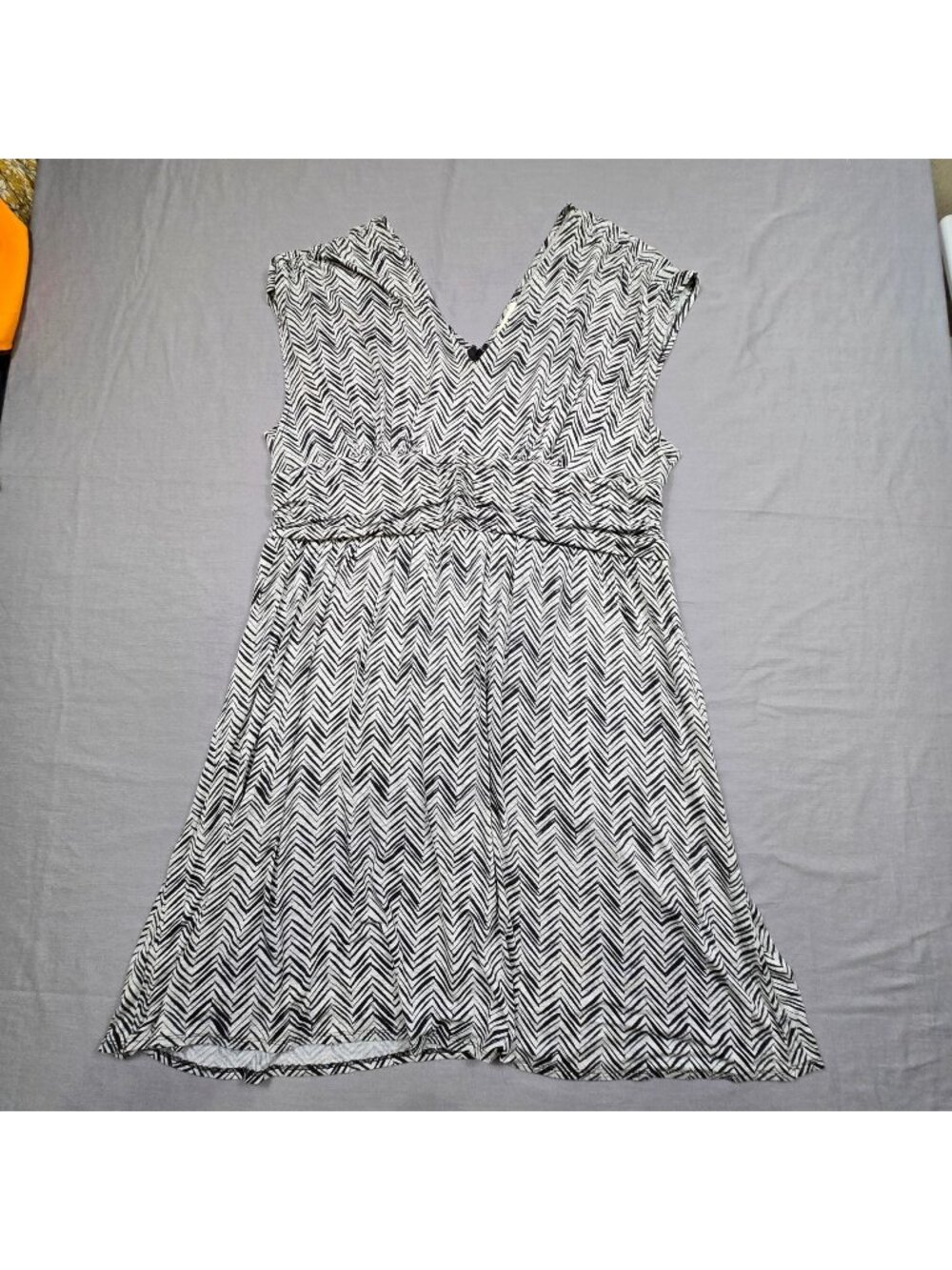 Ann Taylor LOFT Womens XL Chevron Print Sleeveless Dress Black/Gray Empire Waist